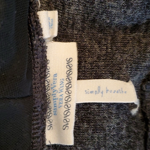 Vera Wang . Crowl neck sweater - Picture 8 of 10